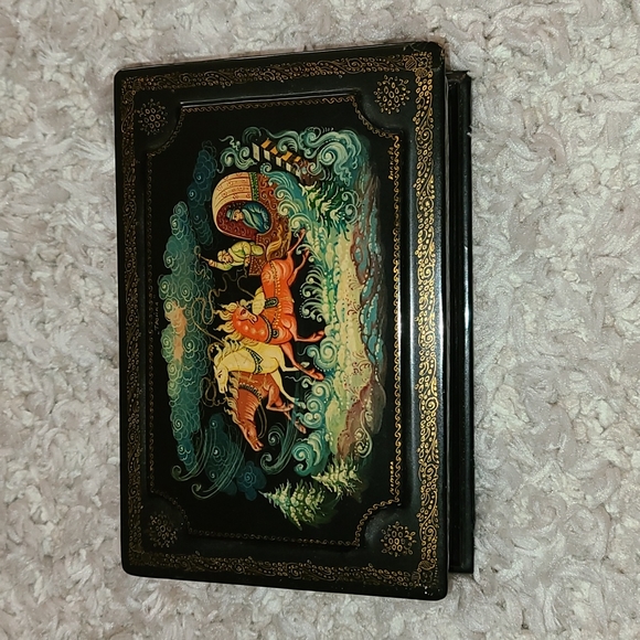 Jewelry Box Russian Lacquer hand painted - Picture 6 of 16